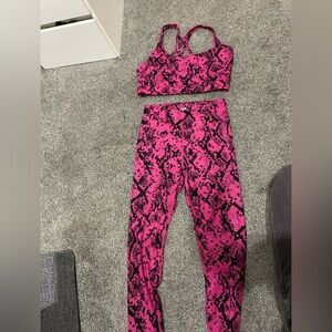 LN Bundle L/M JoyLab Berry Hot Pink and Black Snake print Active Set